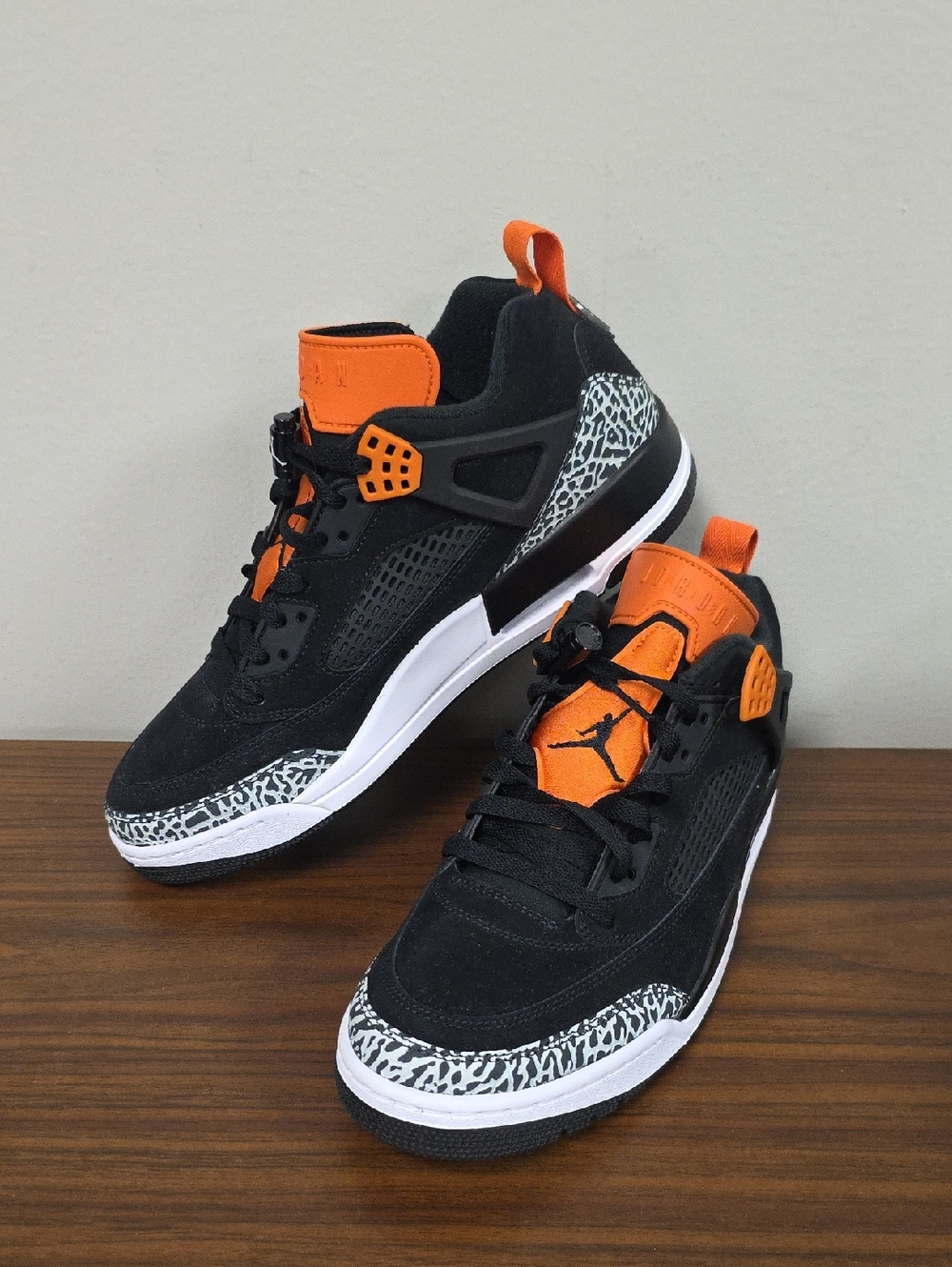 Jordan Spizike Low Black/Starfish/White Mens 10.5 FQ1759-008 New